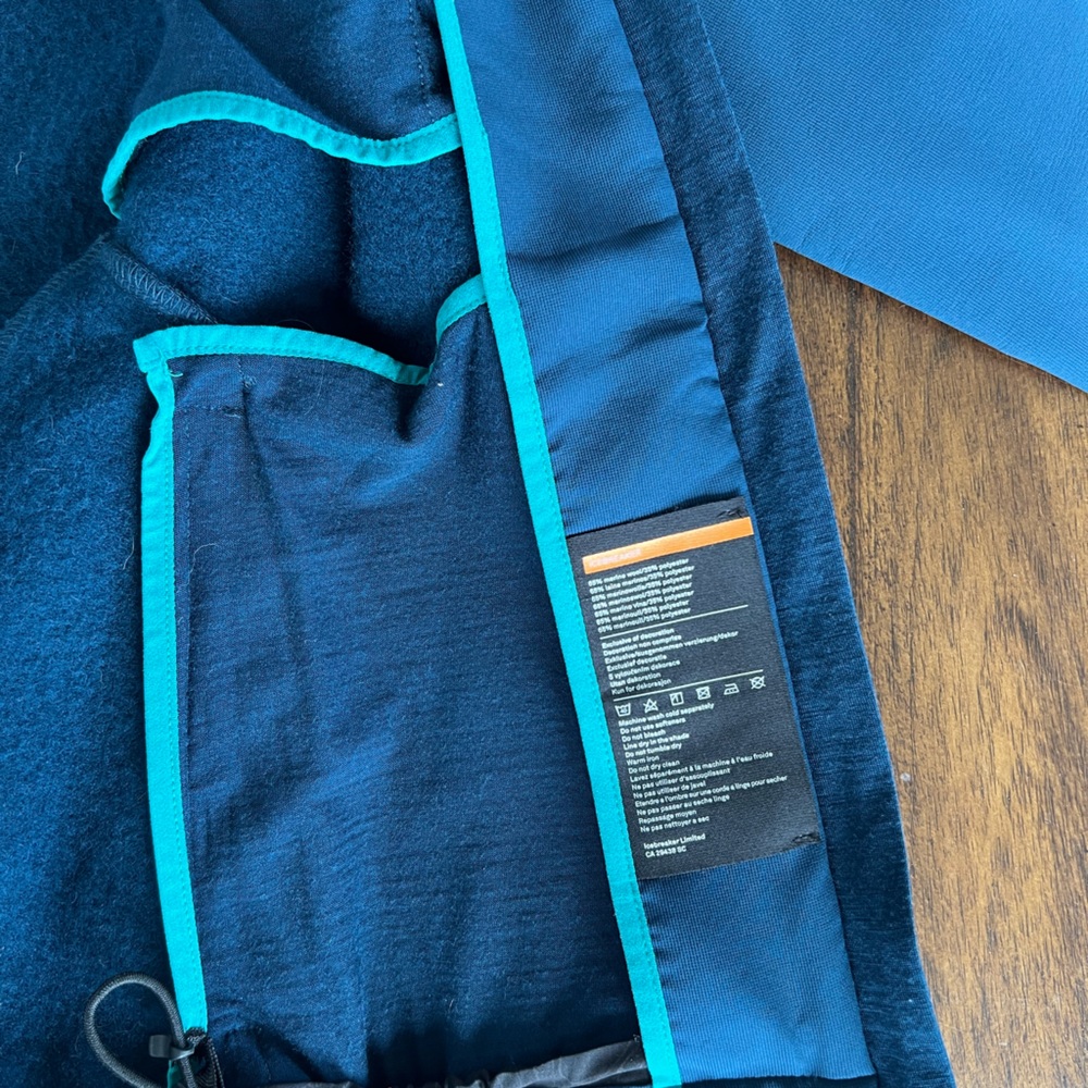 Icebreaker women’s waterproof jacket